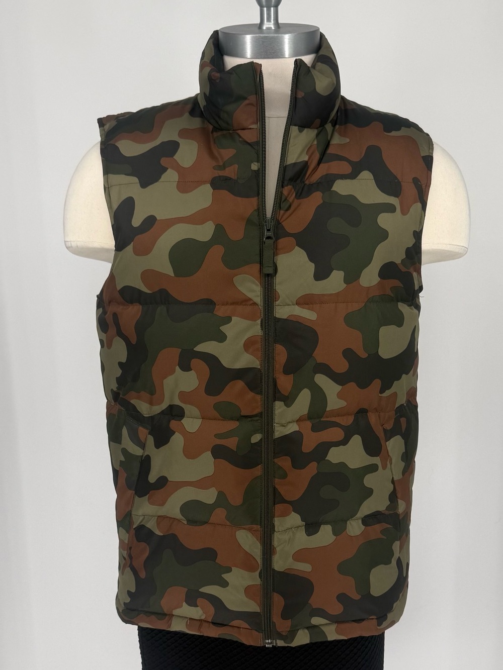 Lands' End Men's Camo Quilted Puffer Vest 80% Down Full Zip Size Medium 38-40